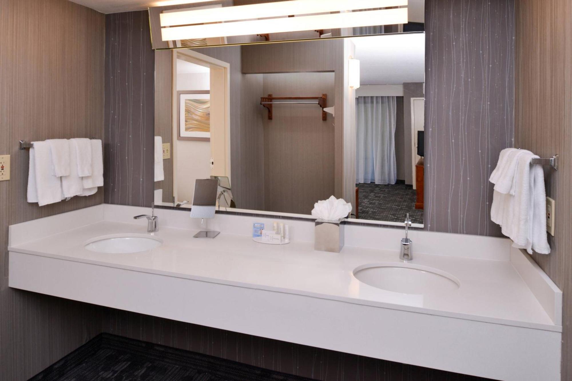 Courtyard By Marriott Charlotte Gastonia Hotel Exterior foto